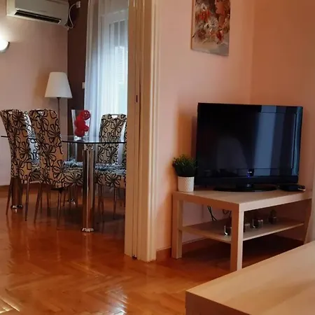 Georgia's Cozy Apartment in Koukaki Ateny Zewnętrze zdjęcie