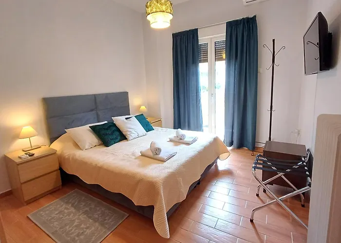 Georgia\'S Cozy Apartment In Koukaki