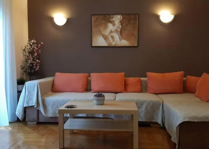 Georgia\'S Cozy Apartment In Koukaki