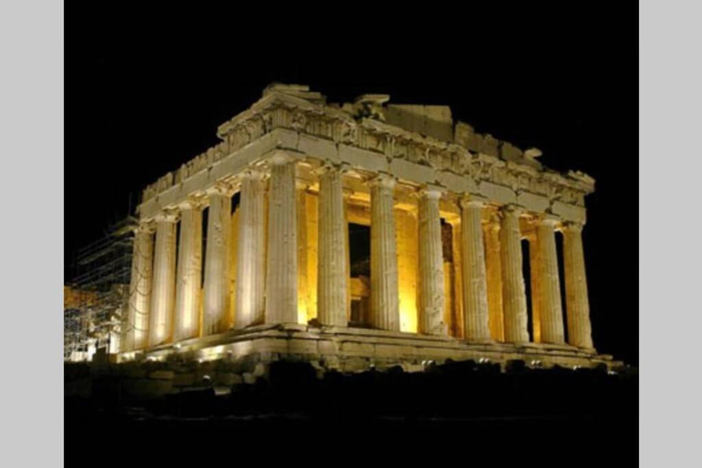 Georgia's Cozy In Koukaki Athens