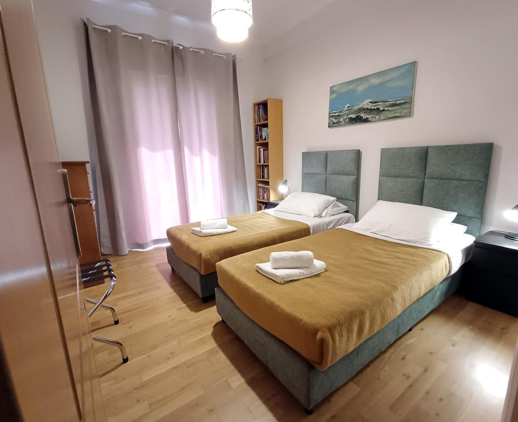 Georgia's Cozy In Koukaki Athens