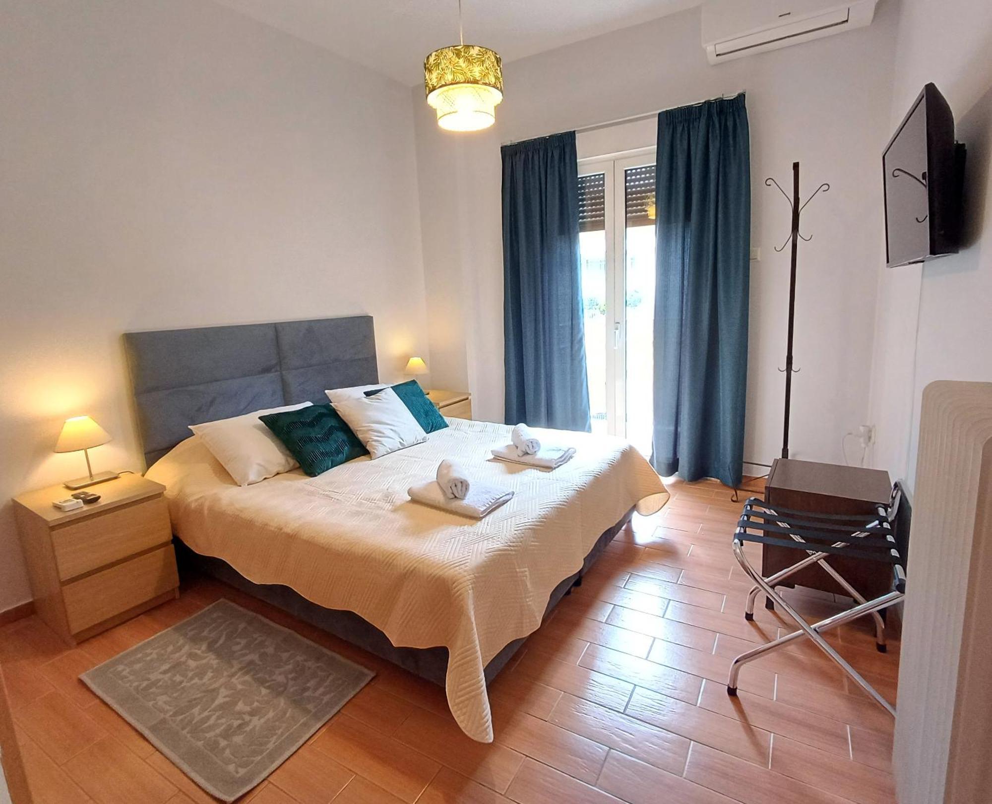 Georgia's Cozy In Koukaki Apartment *
